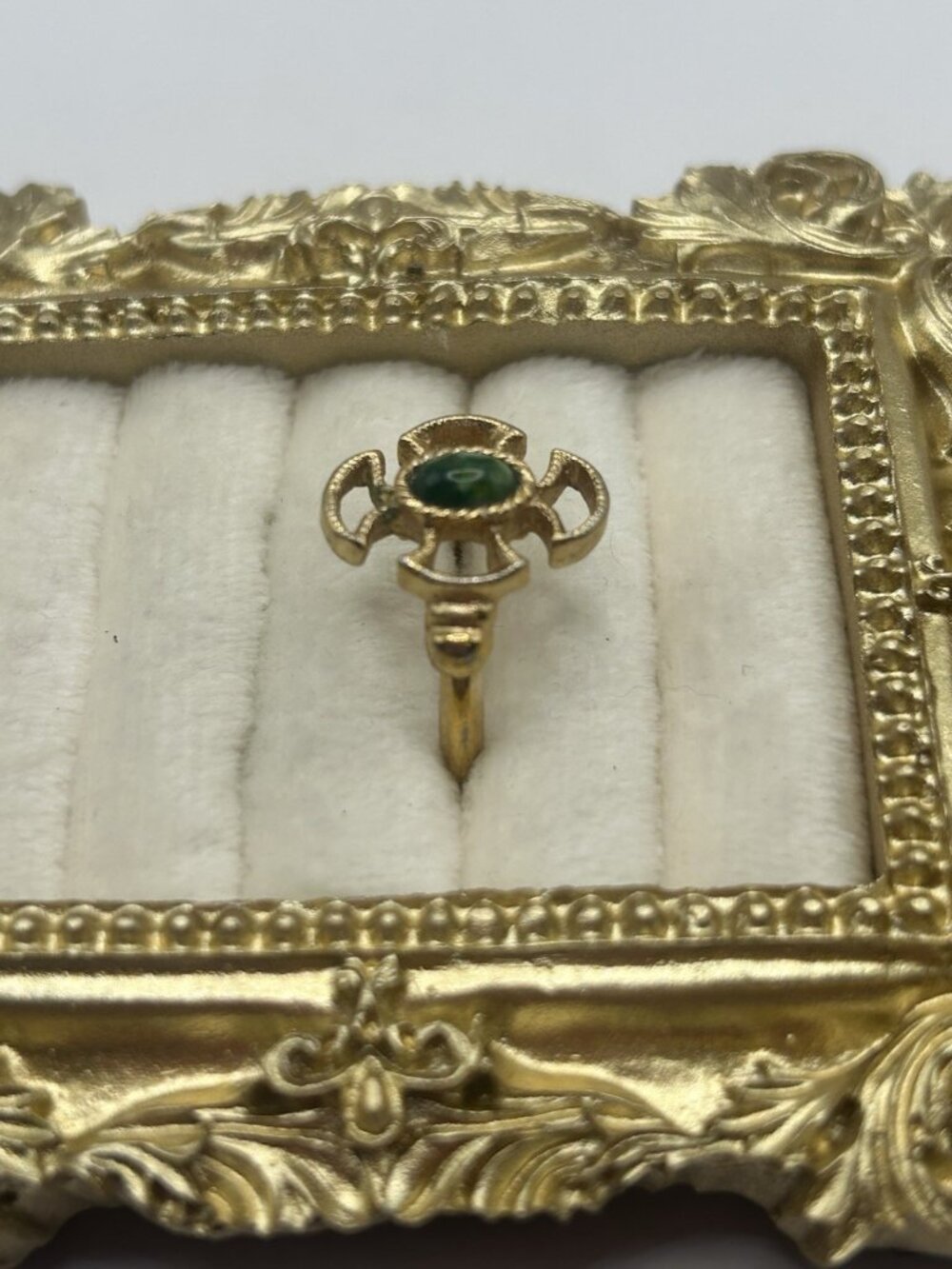 Vintage 1973 Avon Baroness Ring Gold Tone Faux Jade Maltese Cross Size 7.5 Gift - Picture 6 of 12